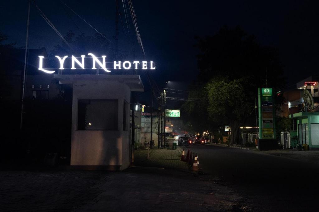 Lynn Hotel Serang Exterior foto